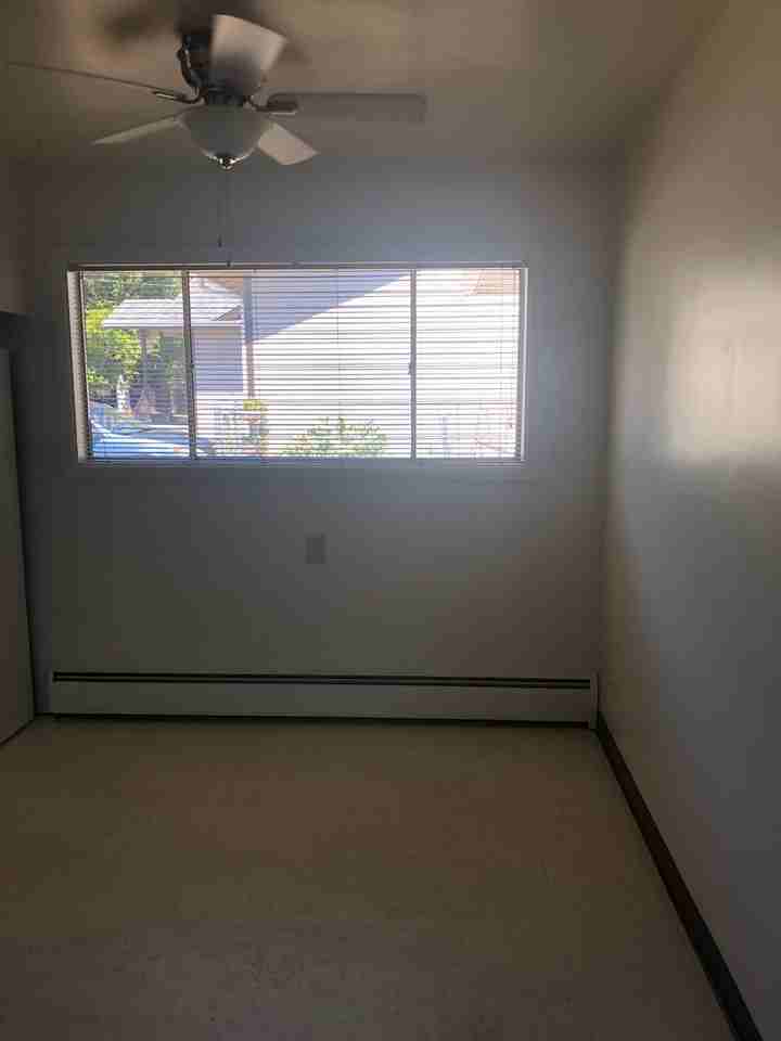1487 Nw Eden St - Photo 5 of 11
