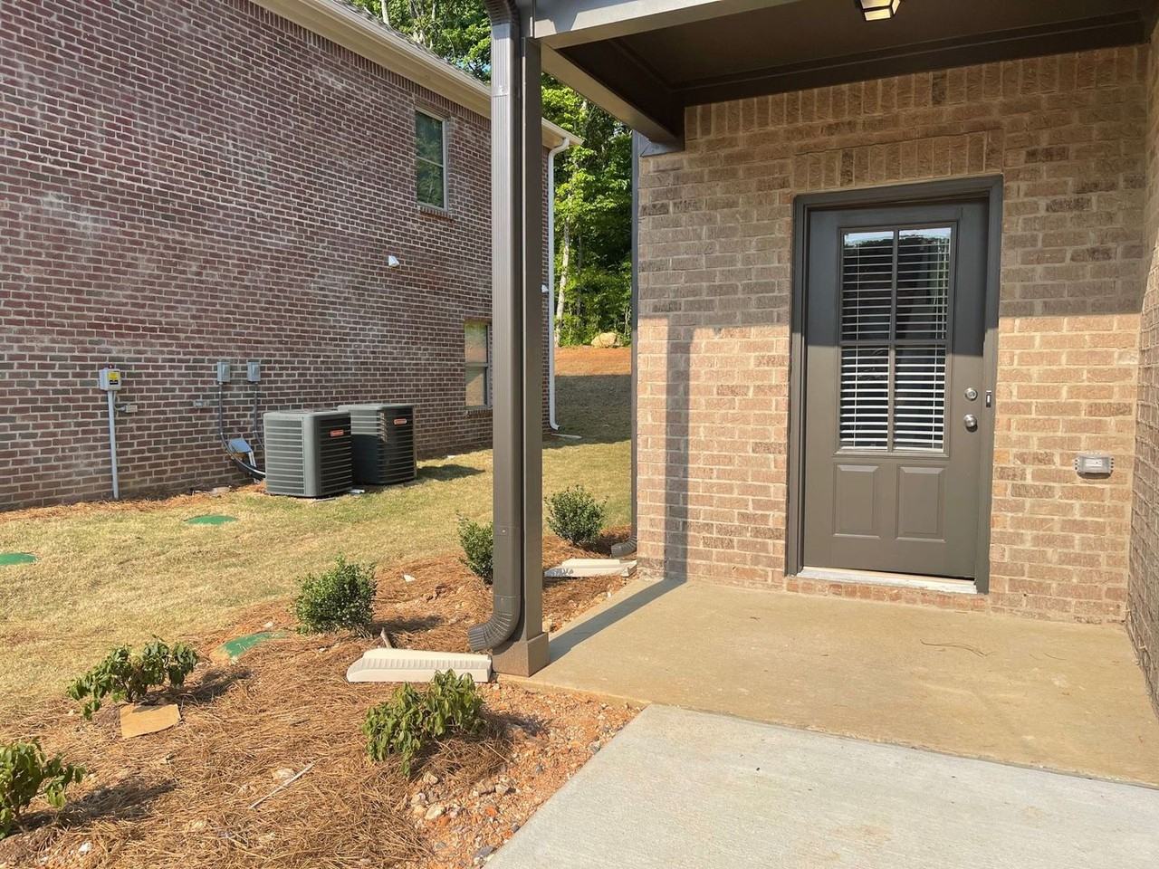 7963 St James Dr - Photo 3 of 25
