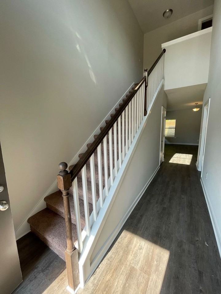 7963 St James Dr - Photo 4 of 25