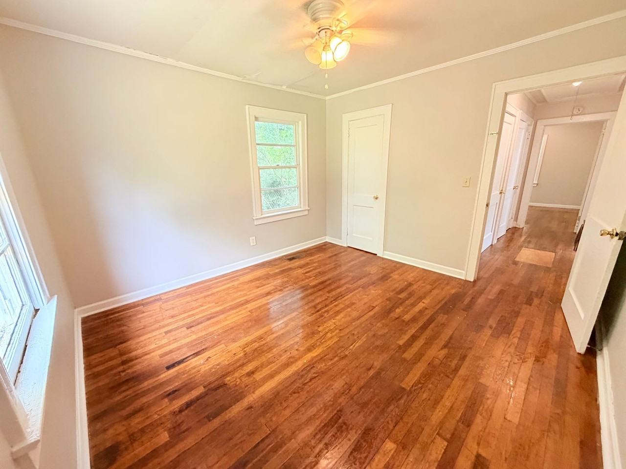 520 King St Se - Photo 3 of 9