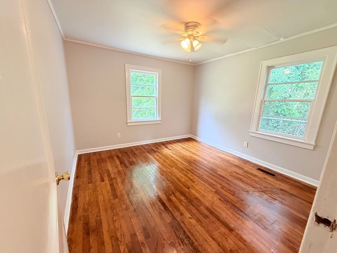 520 King St Se - Photo 4 of 9