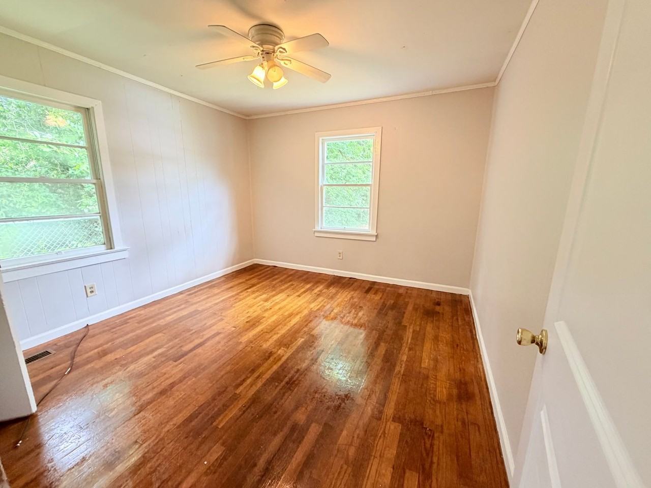 520 King St Se - Photo 5 of 9