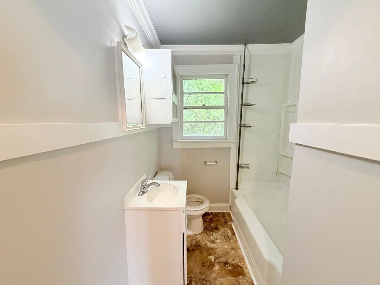 520 King St Se - Photo 7 of 9