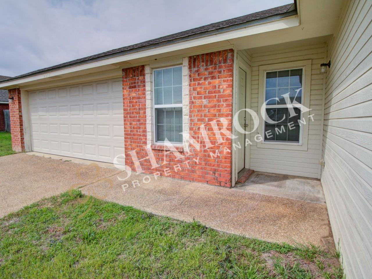 2017 Red Sage Dr - Photo 2 of 16