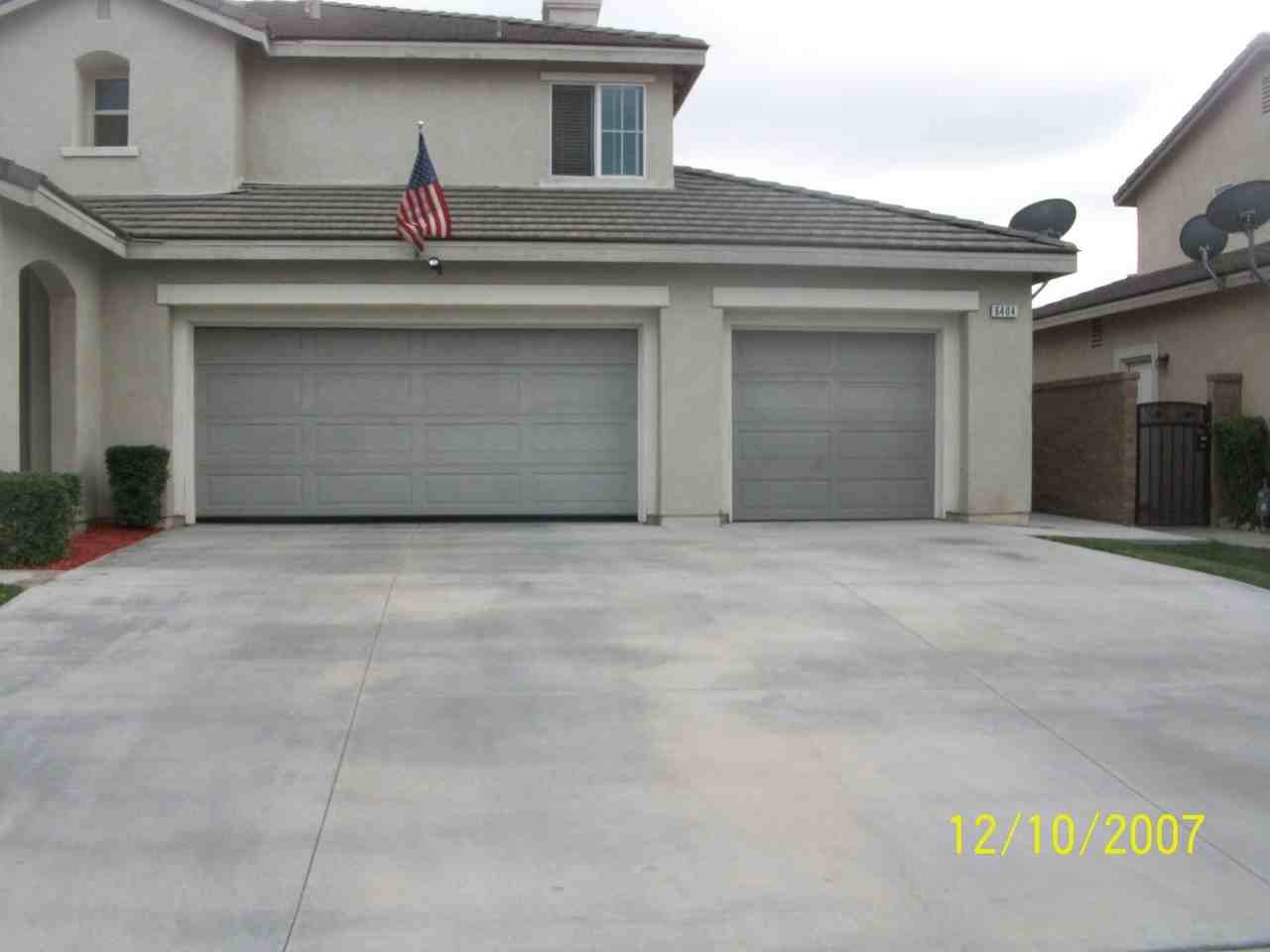 6404 Kaisha St - Photo 2 of 10