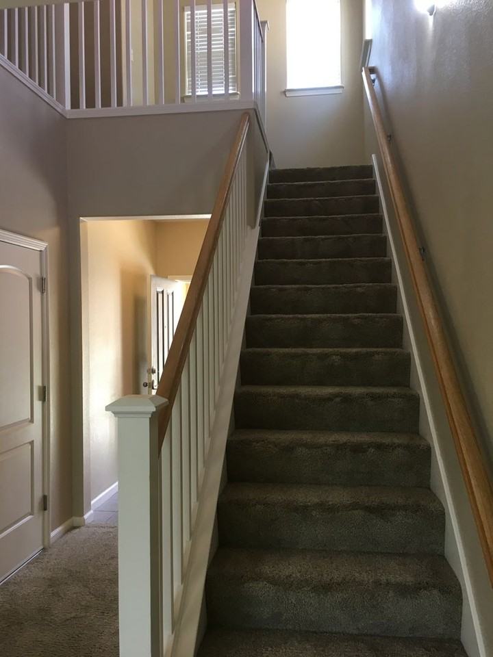 2113 Vienna Way - Photo 4 of 8