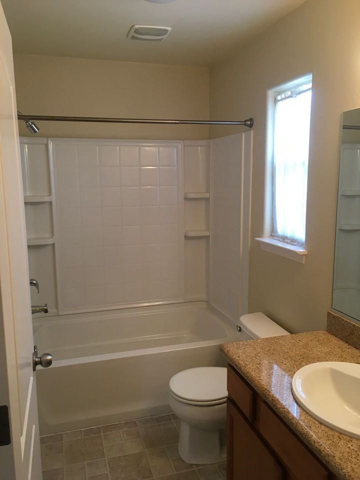 2113 Vienna Way - Photo 6 of 8