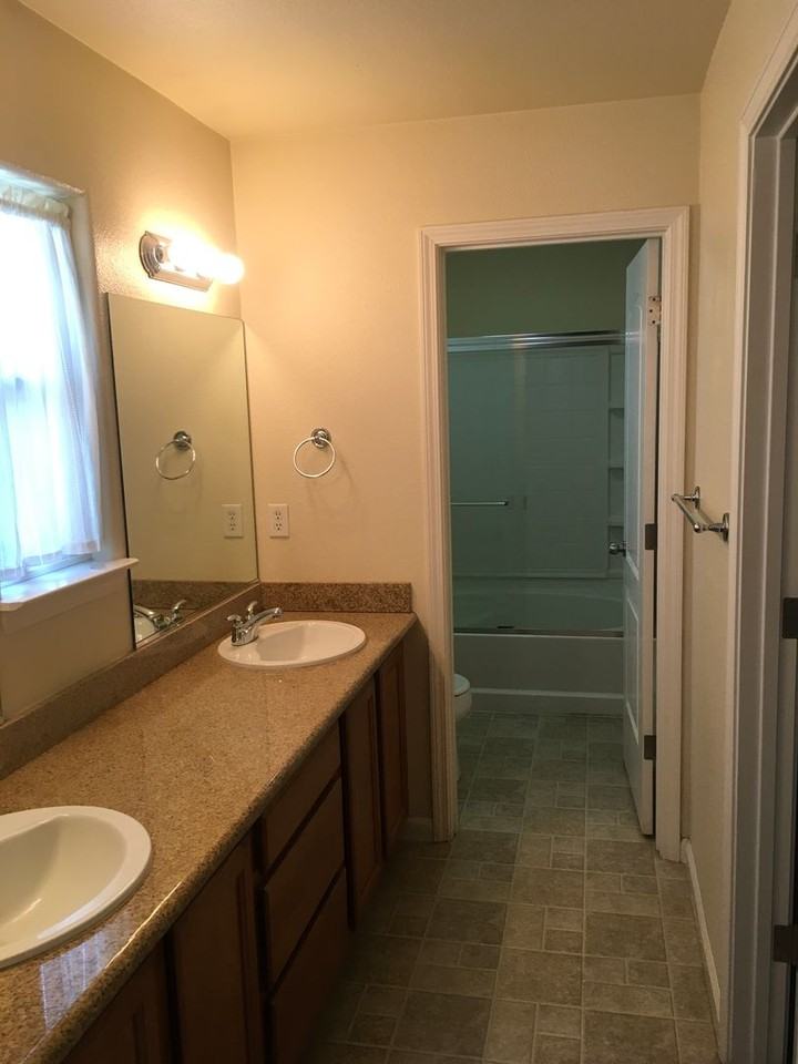 2113 Vienna Way - Photo 7 of 8