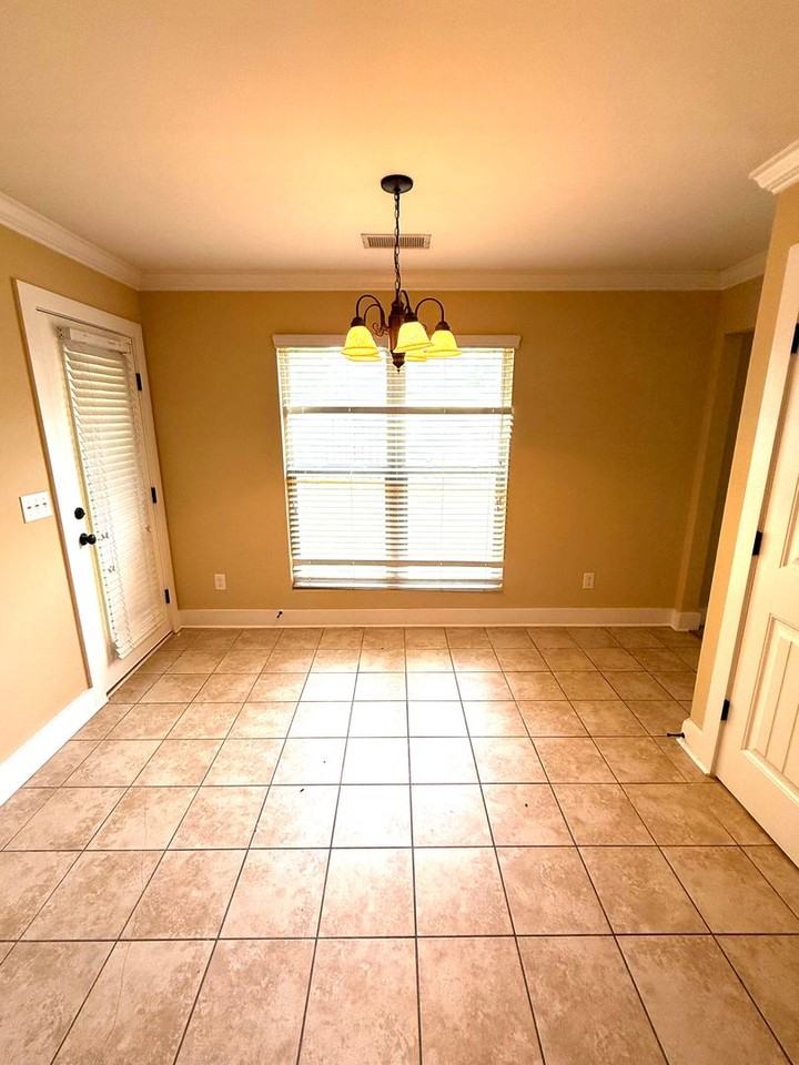 6605 Rock Ledge Rd - Photo 4 of 14