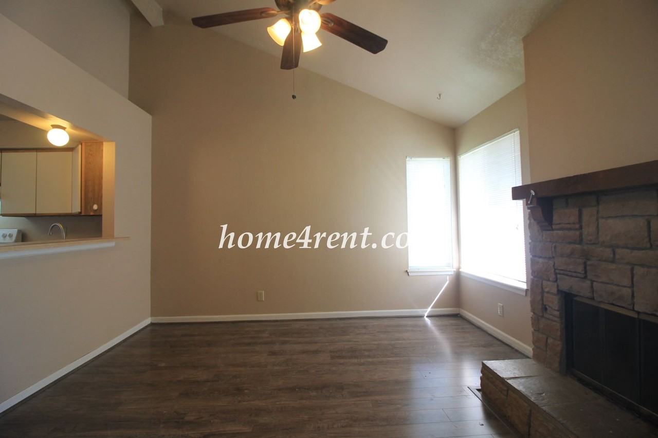 13224 S Brougham Dr - Photo 4 of 20
