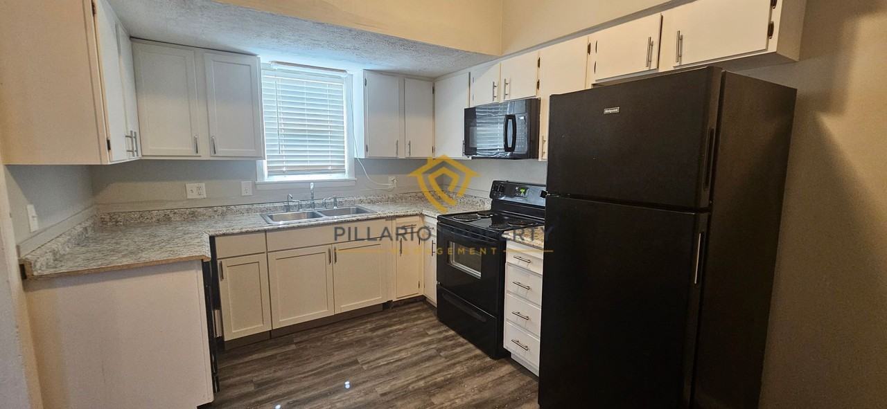 619 N Sherman Dr - Photo 3 of 17