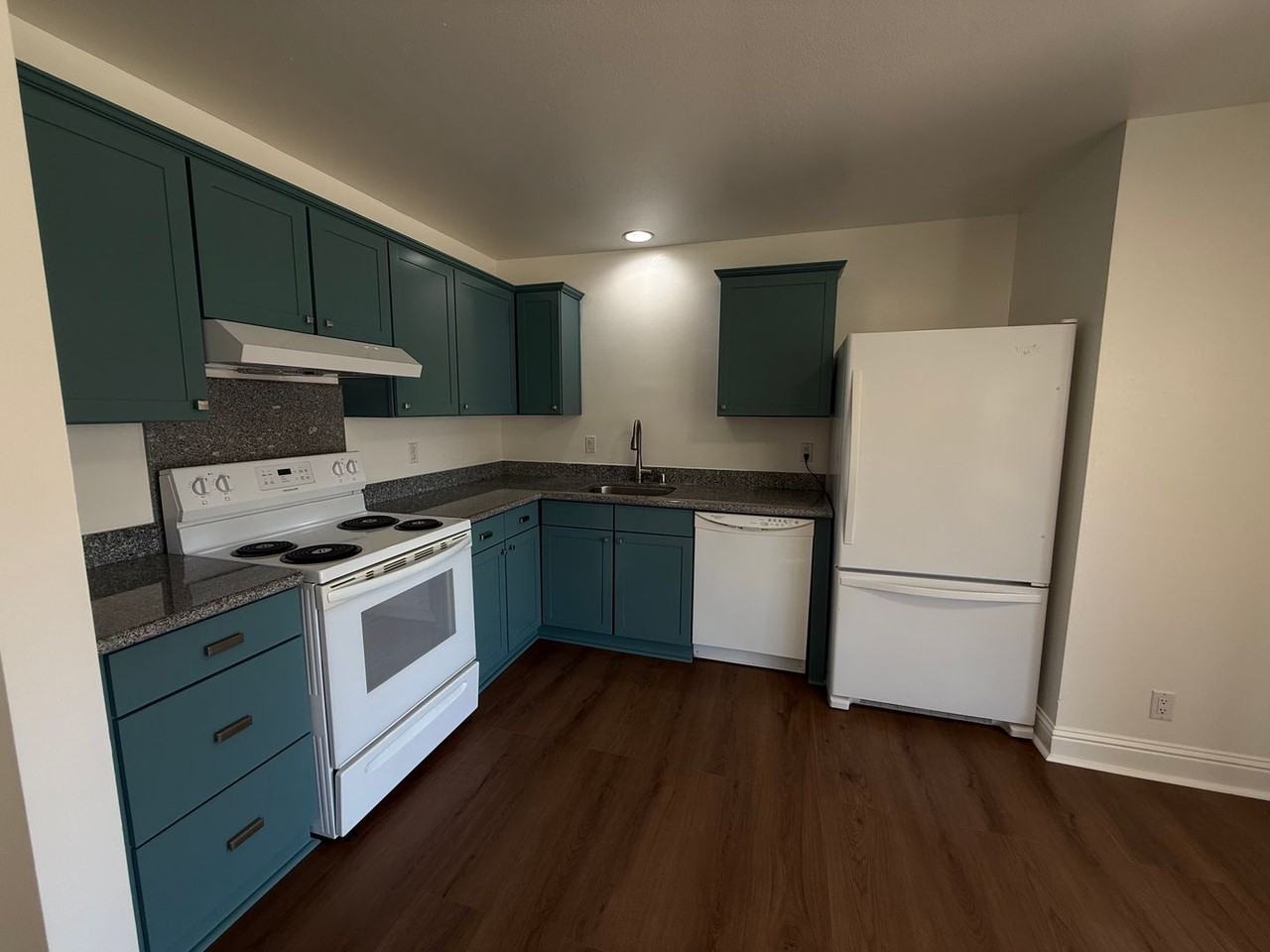 5874 Moraga Ave - Photo 4 of 23