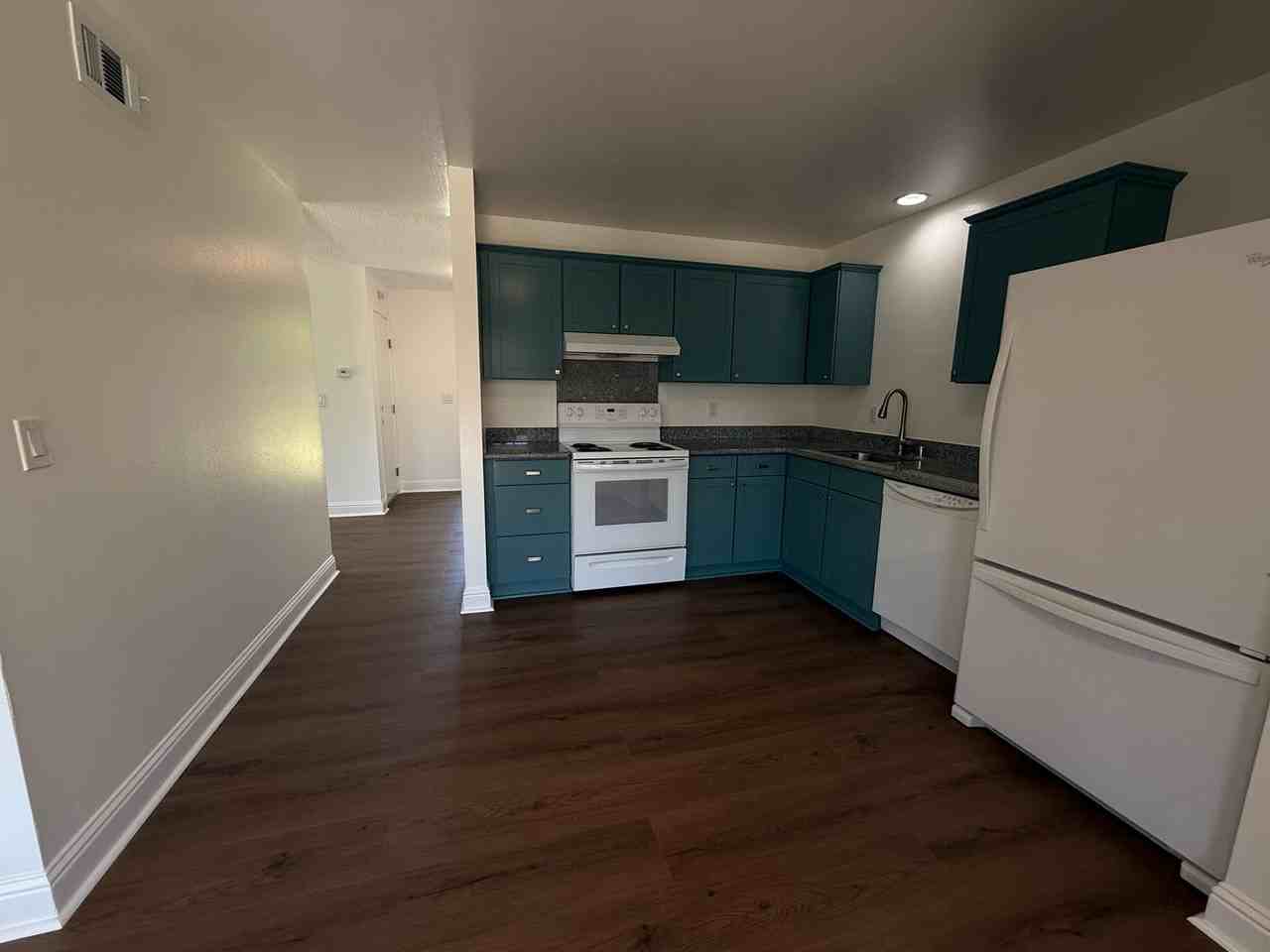 5874 Moraga Ave - Photo 6 of 23