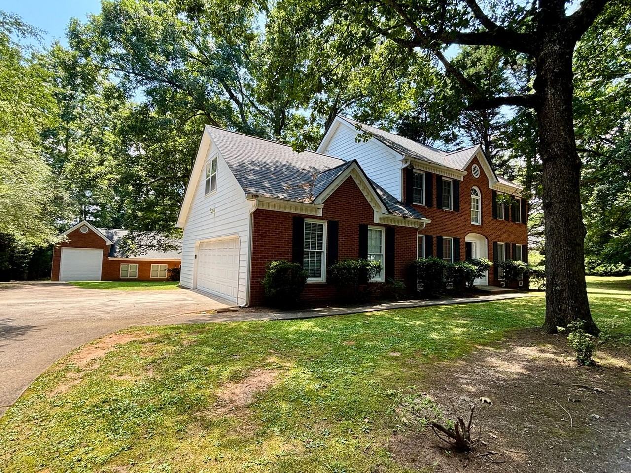 4160 Creekwood Dr - Photo 2 of 38