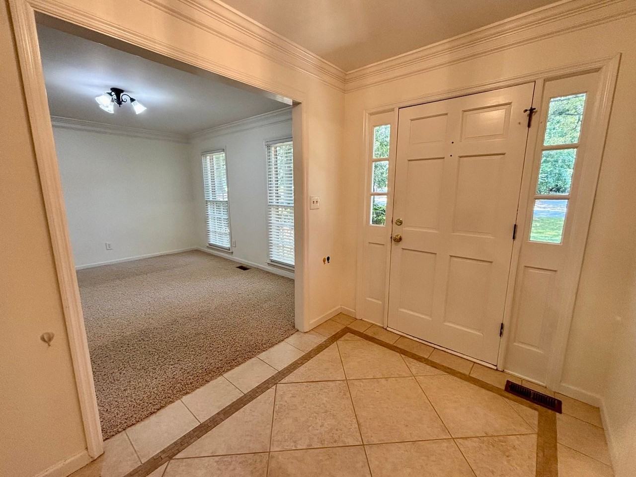 4160 Creekwood Dr - Photo 3 of 38