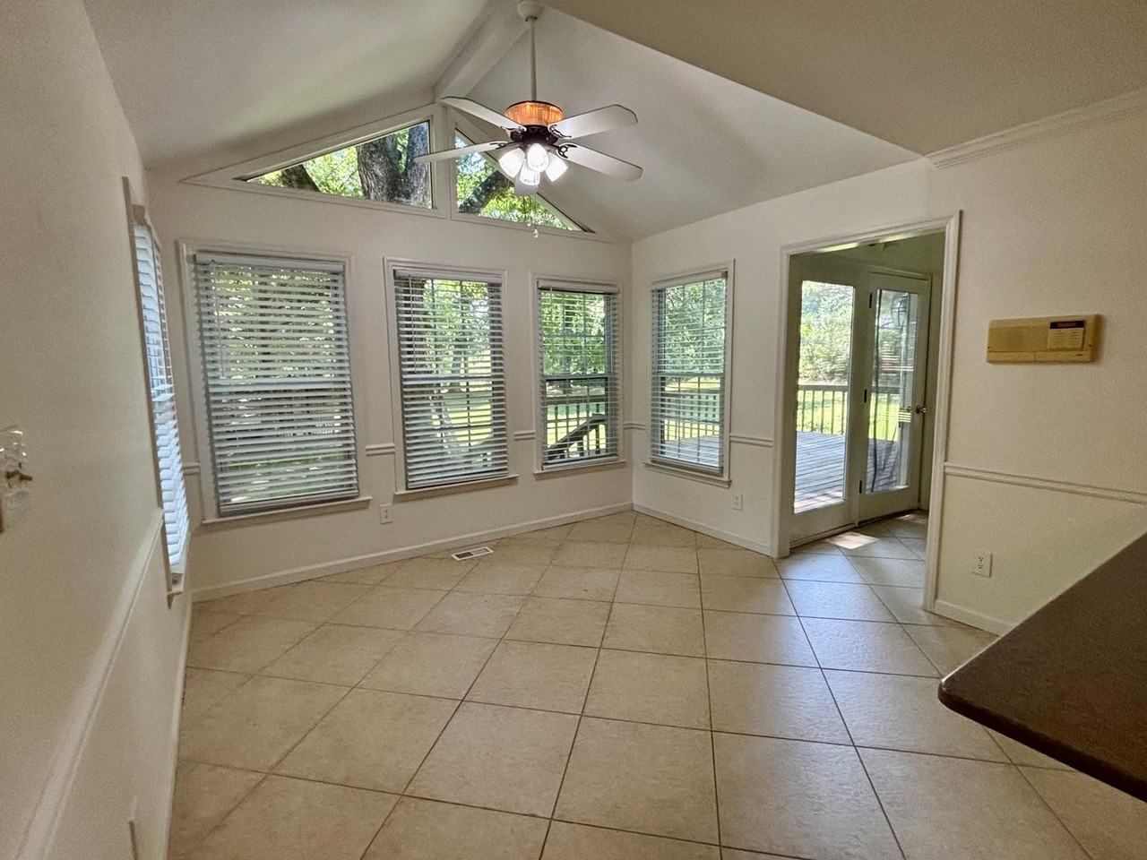 4160 Creekwood Dr - Photo 6 of 38