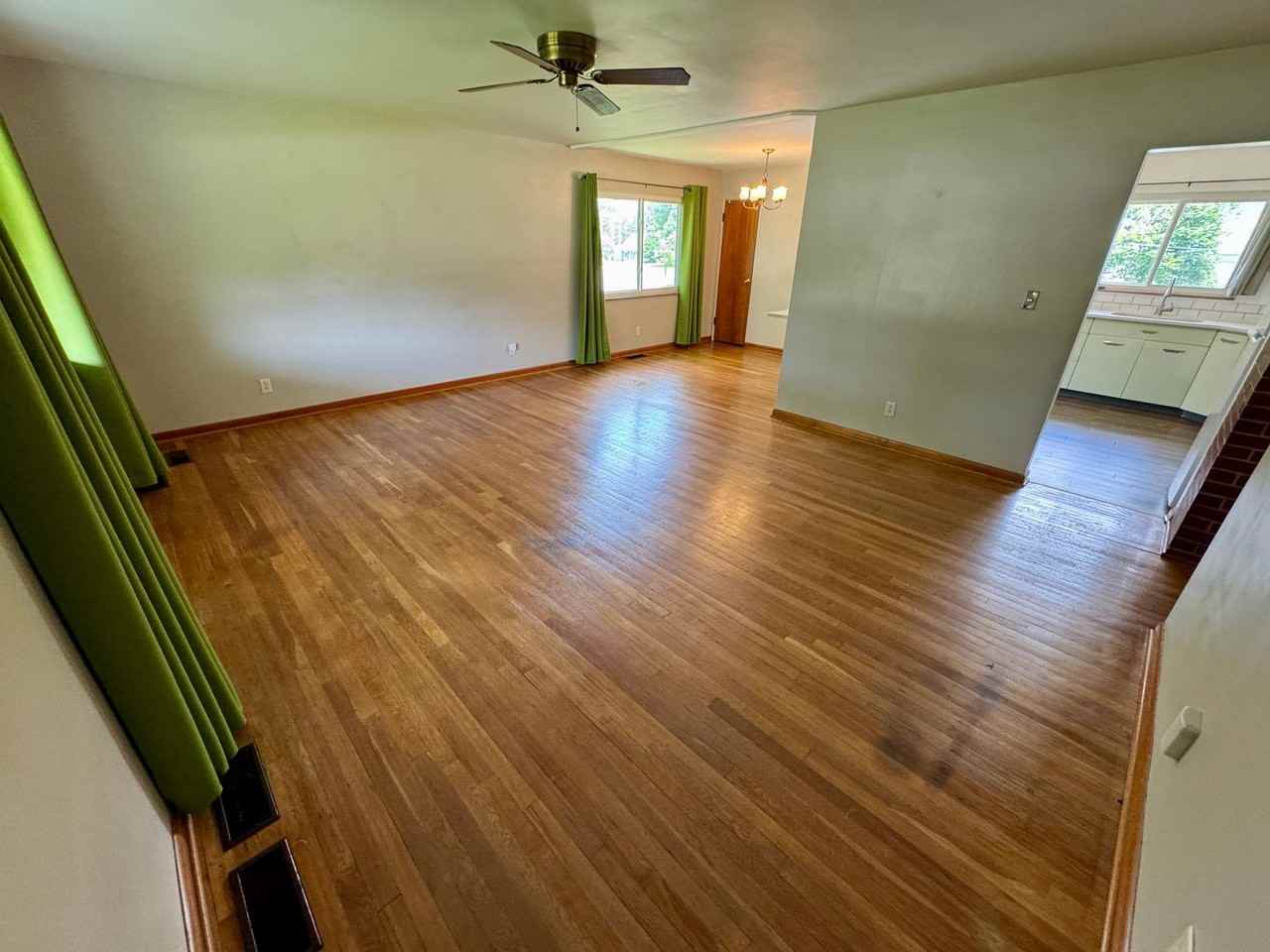 2562 Bristol Rd - Photo 2 of 43