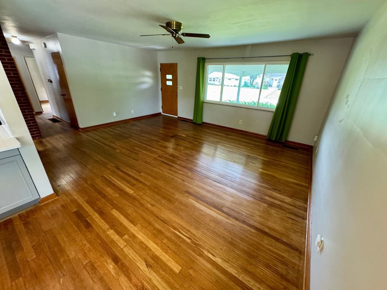 2562 Bristol Rd - Photo 4 of 43