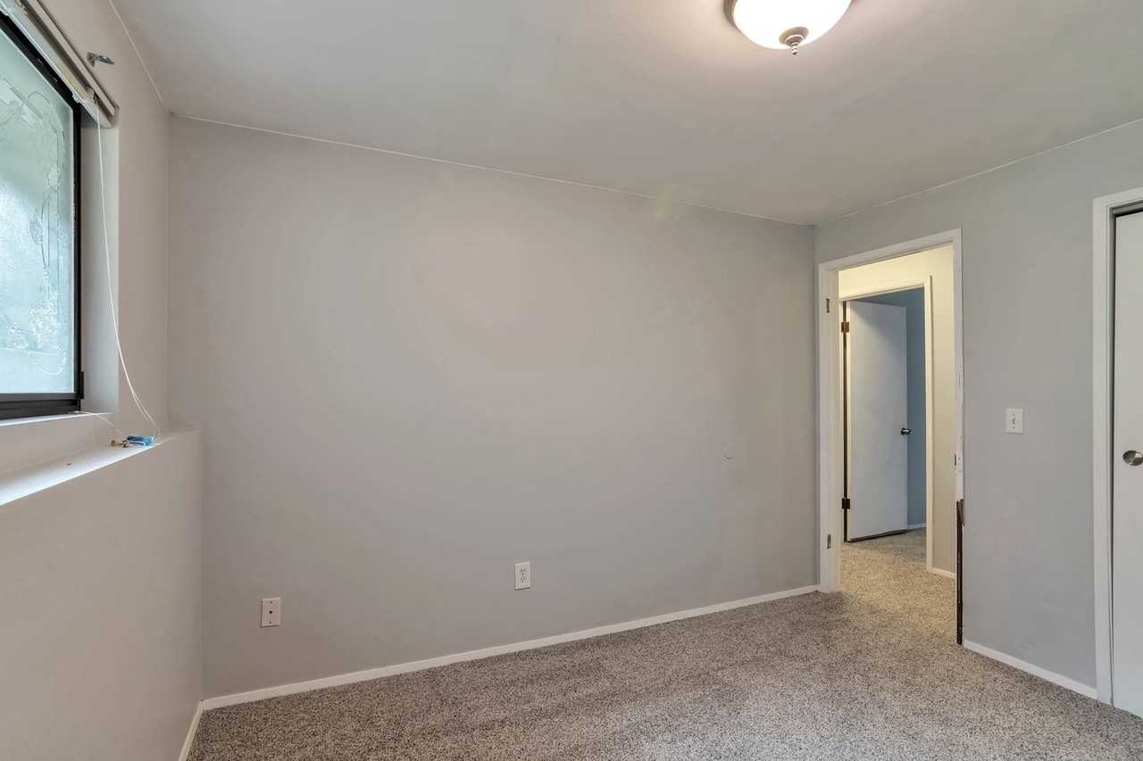 9606 241st Pl Sw - Photo 6 of 25
