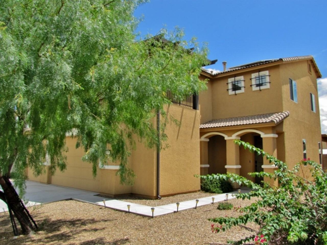 1059 Wagner Pl - Photo 4 of 43