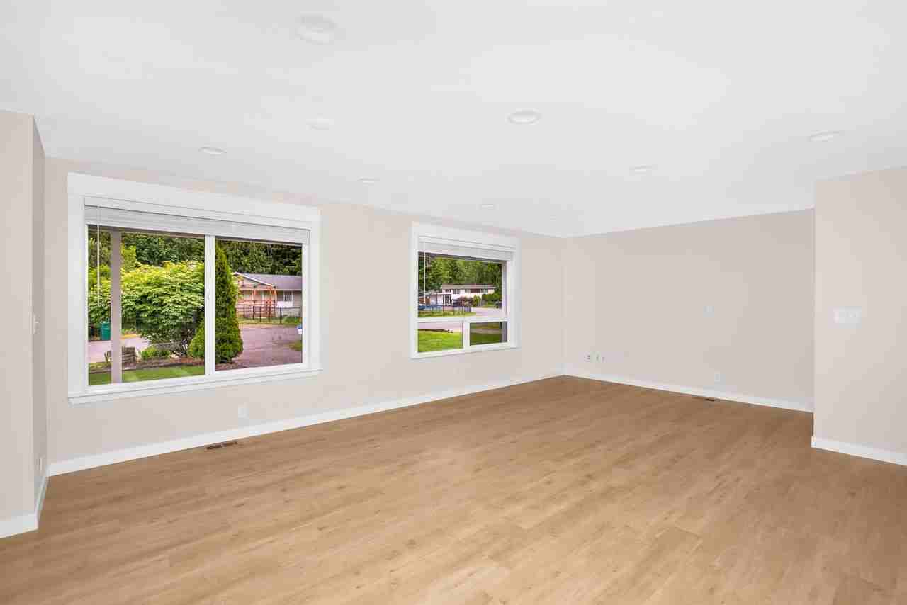 21009 Ne 92nd St - Photo 3 of 17