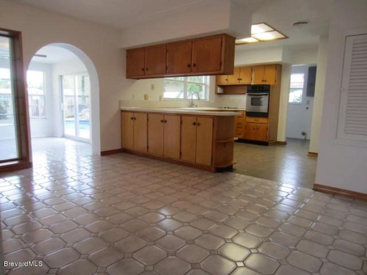 129 Martin St - Photo 6 of 9