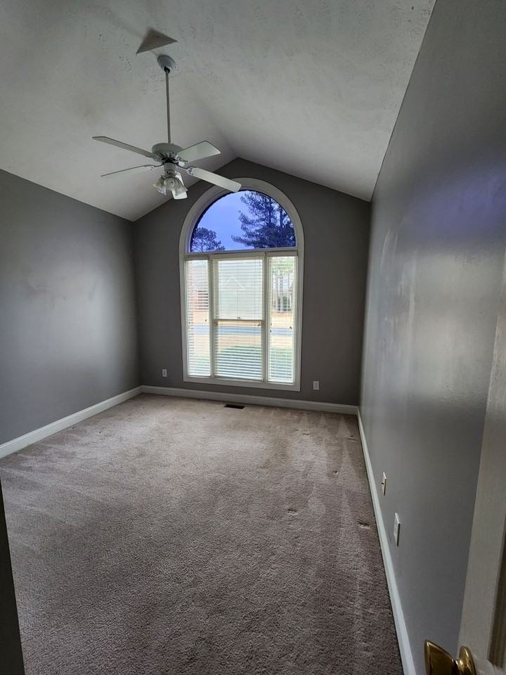 3120 Metthame Dr - Photo 3 of 10