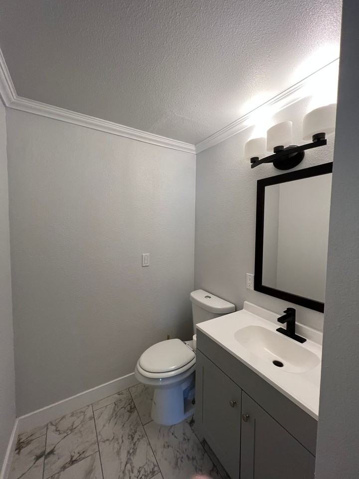 2173 Hietter Ave - Photo 6 of 13