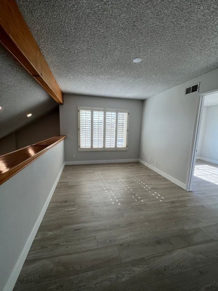 2173 Hietter Ave - Photo 7 of 13
