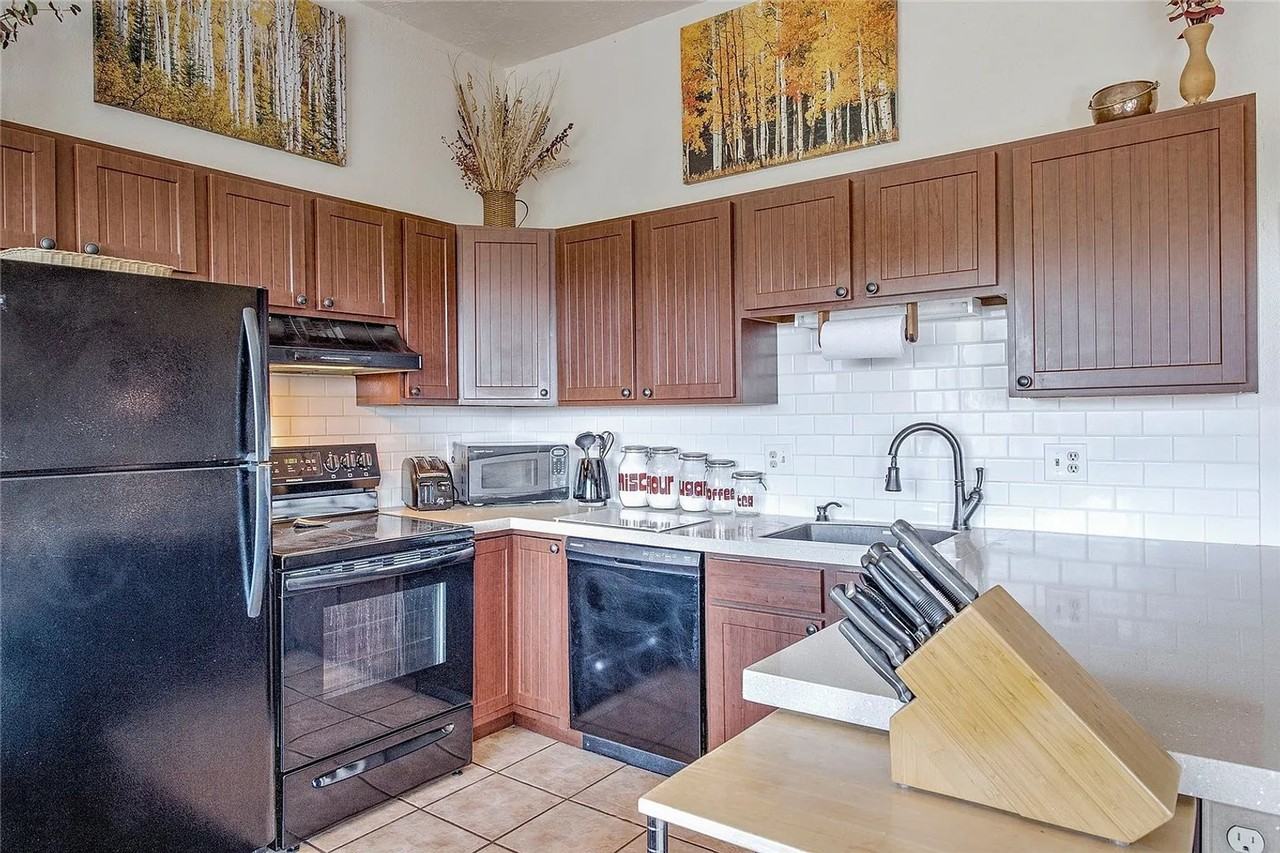 9800 Ryan Gulch Rd - Photo 5 of 23