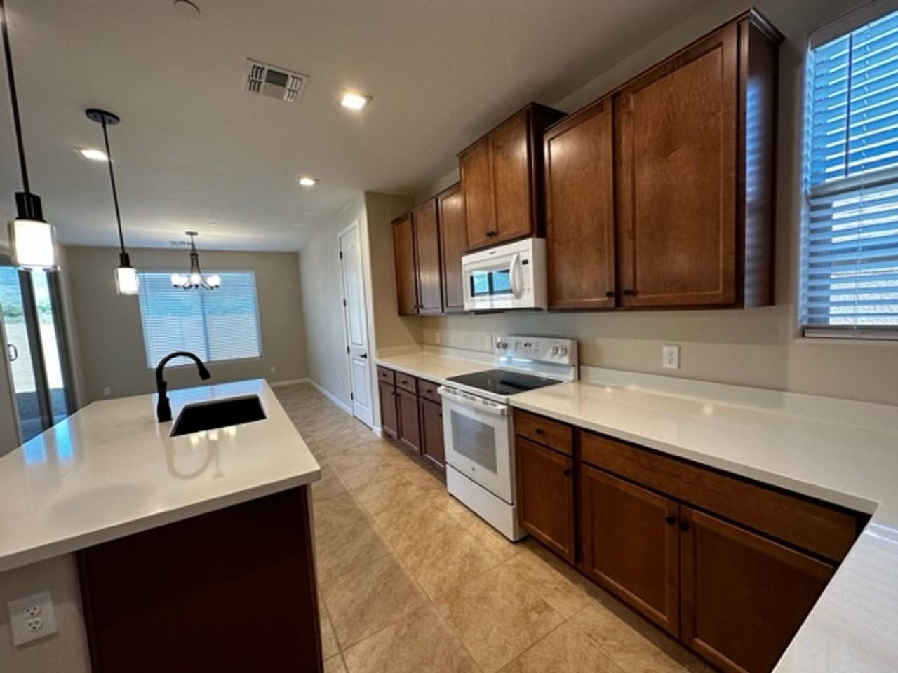 840 Eugene Rd - Photo 3 of 30