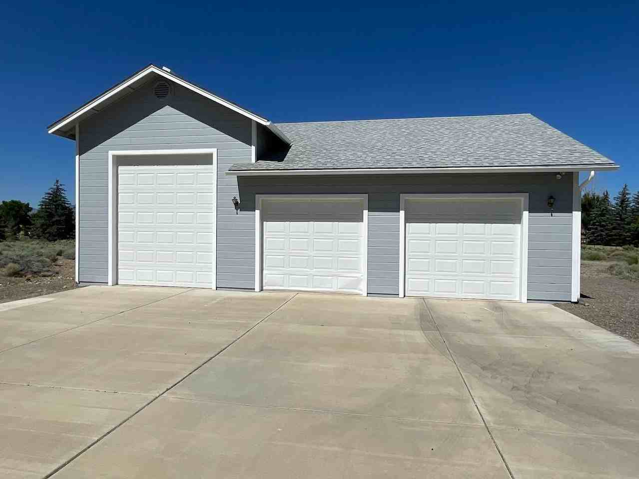 2335 Jacobsen Ln - Photo 2 of 14