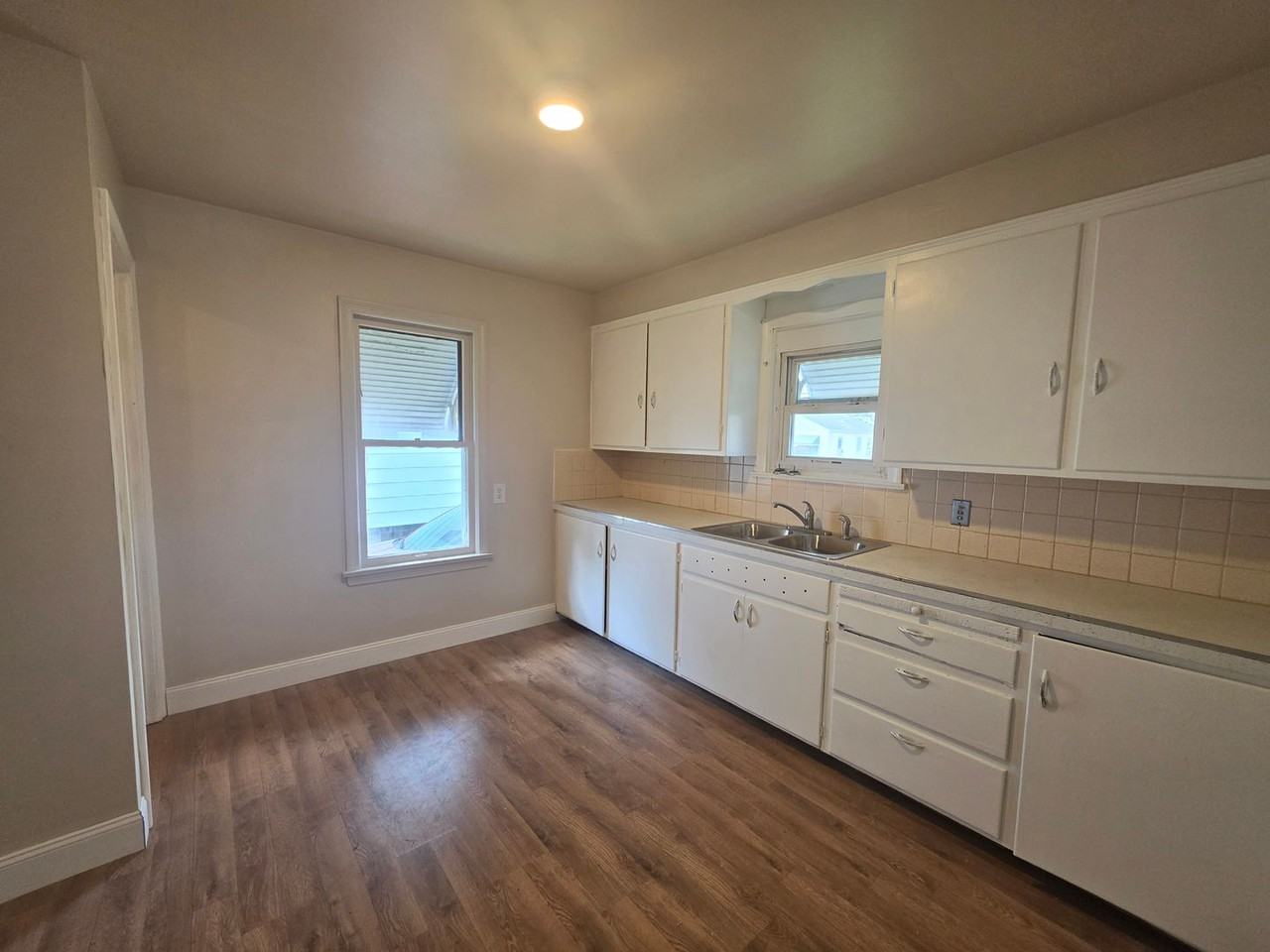 1873 16th St Sw - Photo 2 of 10