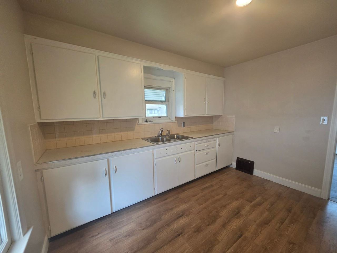 1873 16th St Sw - Photo 3 of 10