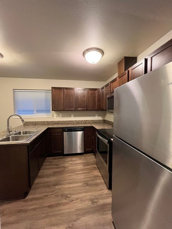 2328 Verona St #101 - Photo 6 of 17