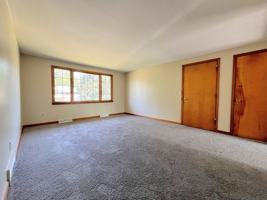 featured image of 44 Oakridge Dr
