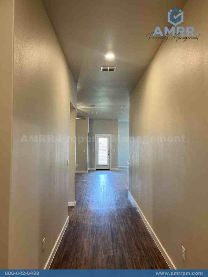 2042 Kenwood Ave - Photo 2 of 34