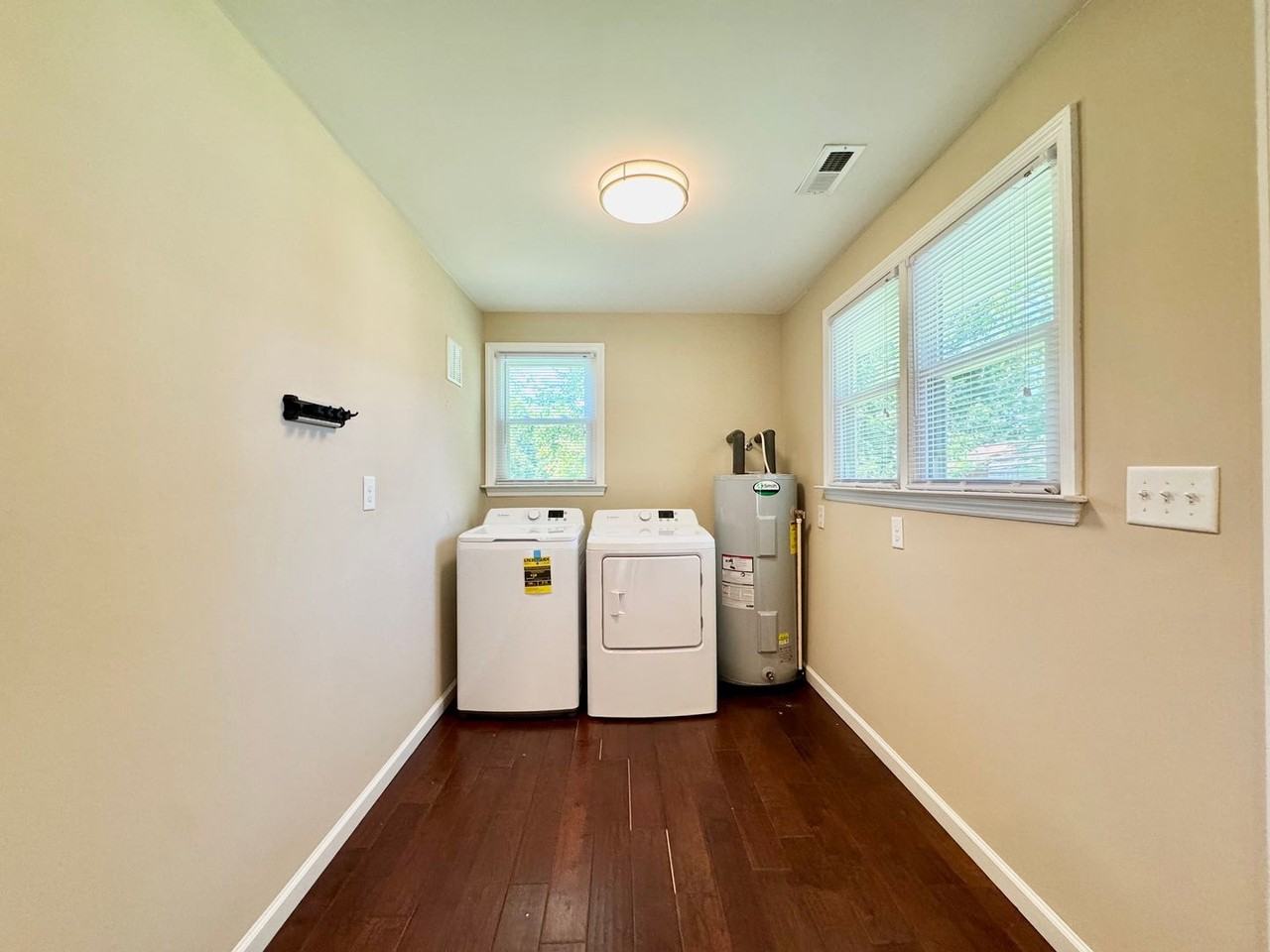 519 Walnut St - Photo 6 of 18