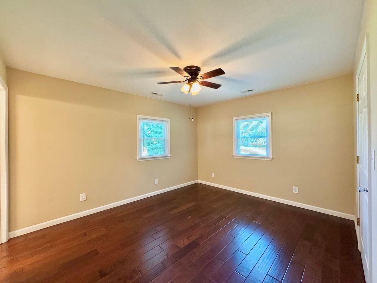 519 Walnut St - Photo 7 of 18
