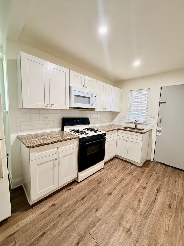 1844 Hart Ln - Photo 5 of 15