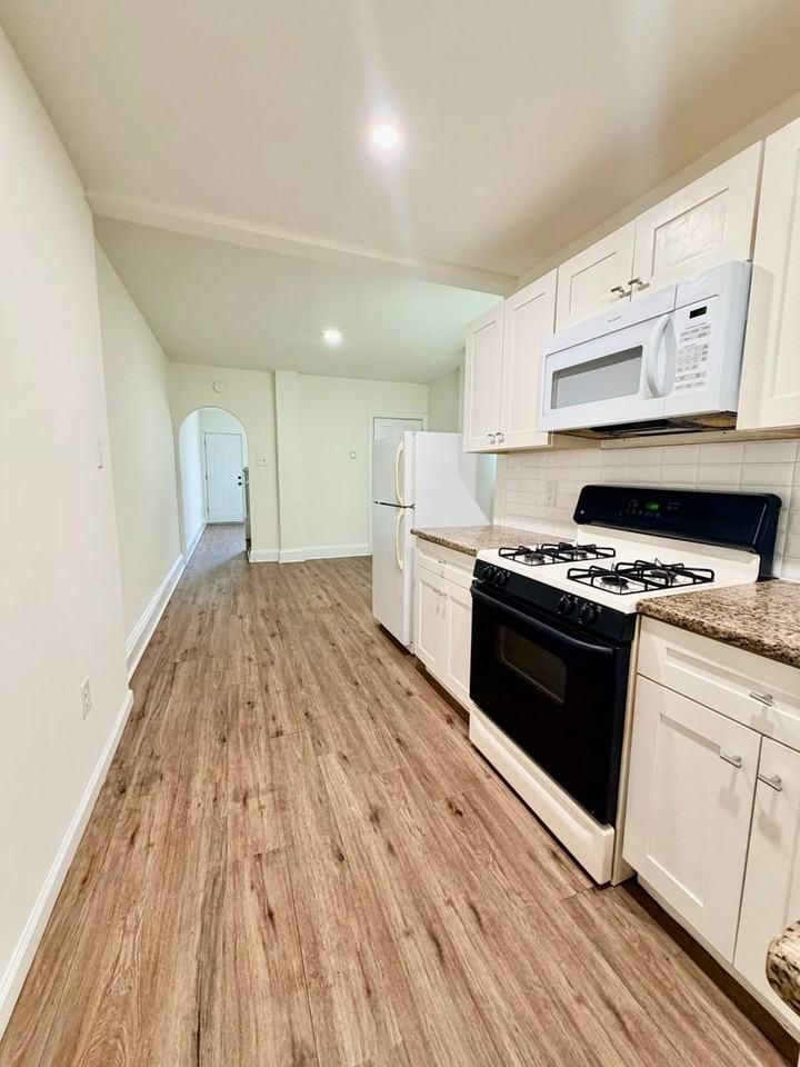1844 Hart Ln - Photo 6 of 15