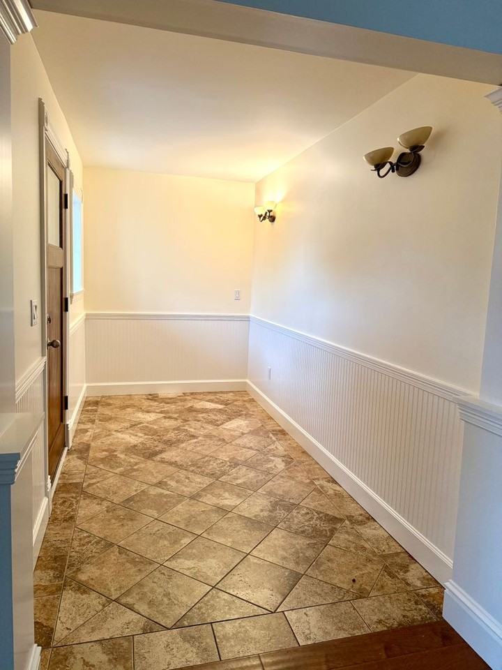1206 9th St - Photo 4 of 19