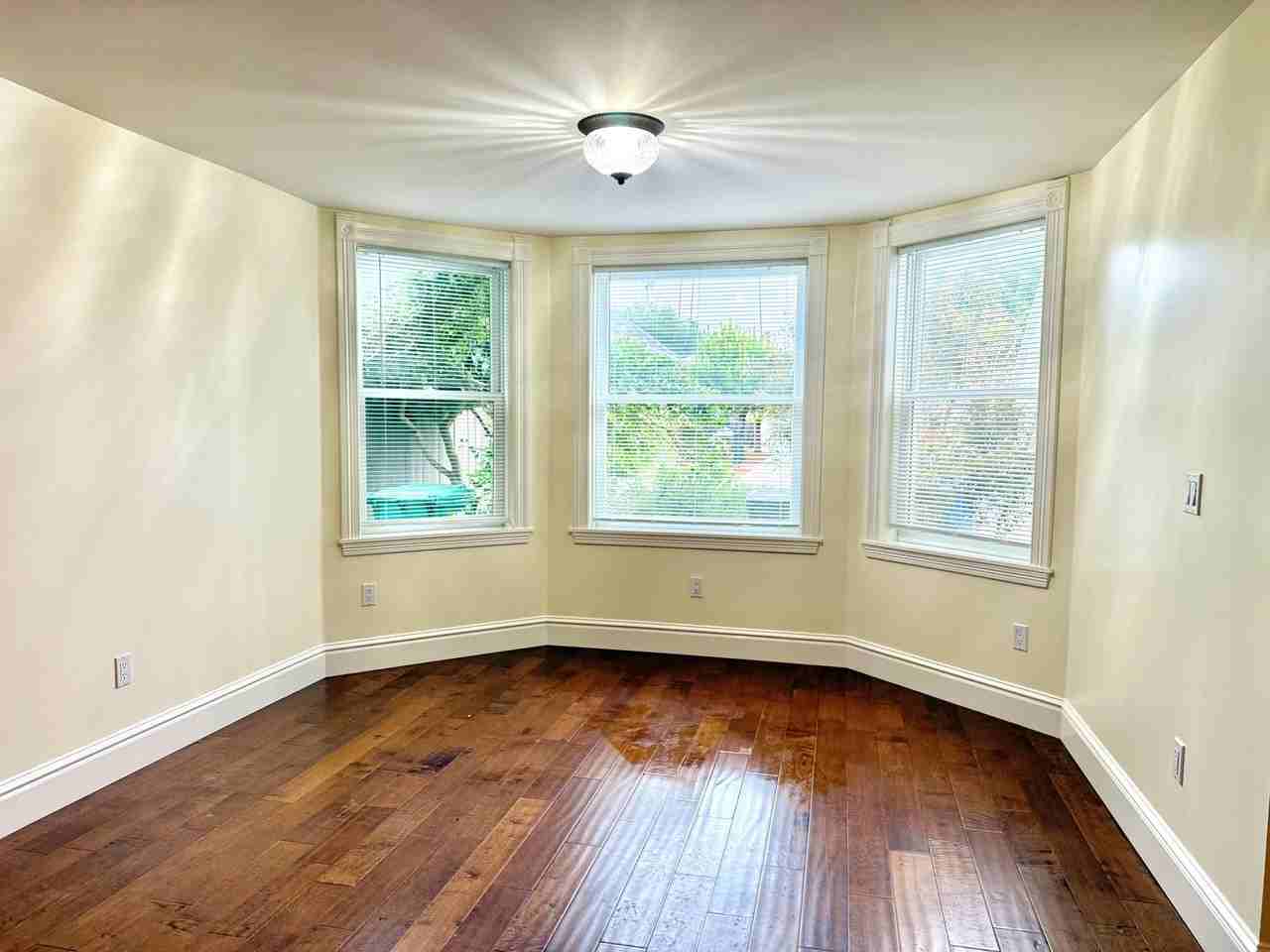 1206 9th St - Photo 5 of 19