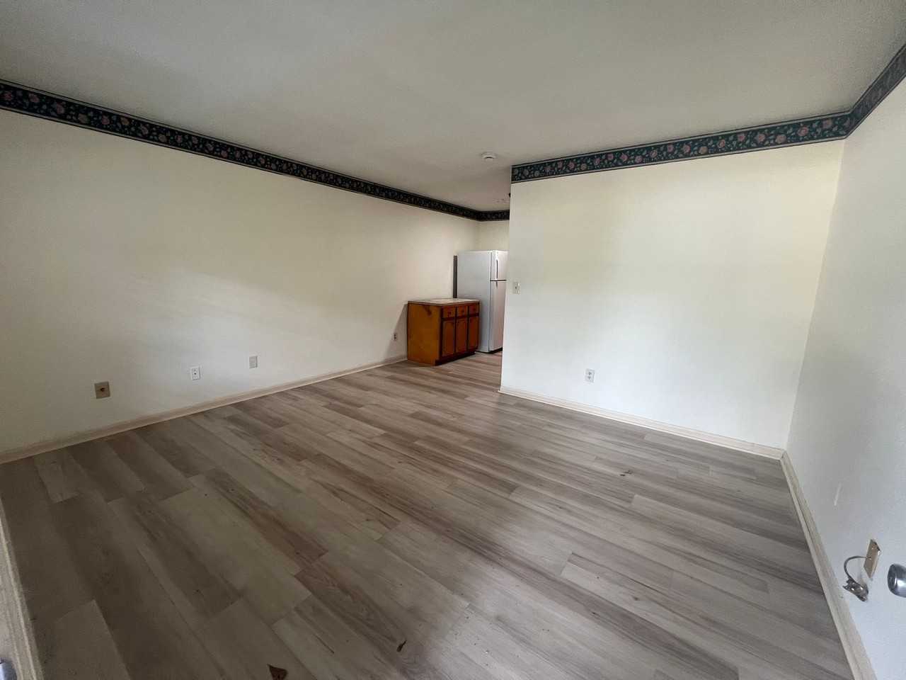 413 30th Pl - Photo 2 of 7