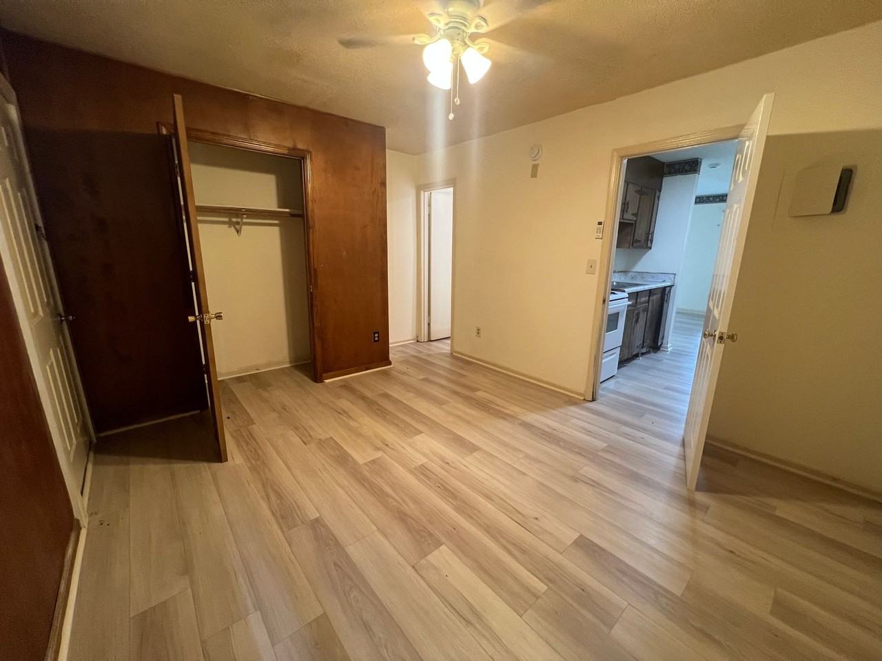 413 30th Pl - Photo 6 of 7