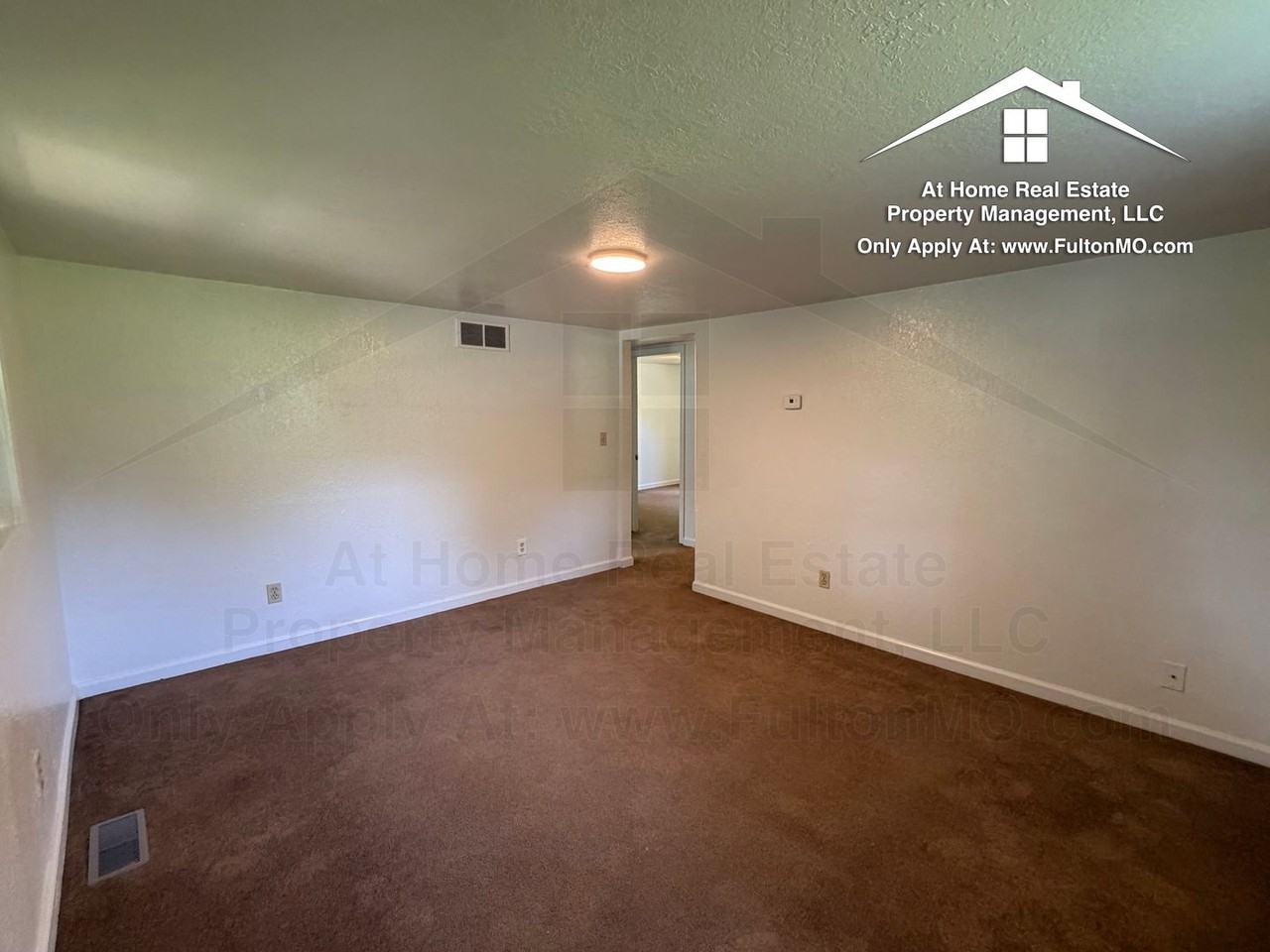 1512 Monroe St - Photo 4 of 22