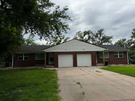 featured image of 3833 W 11th St N