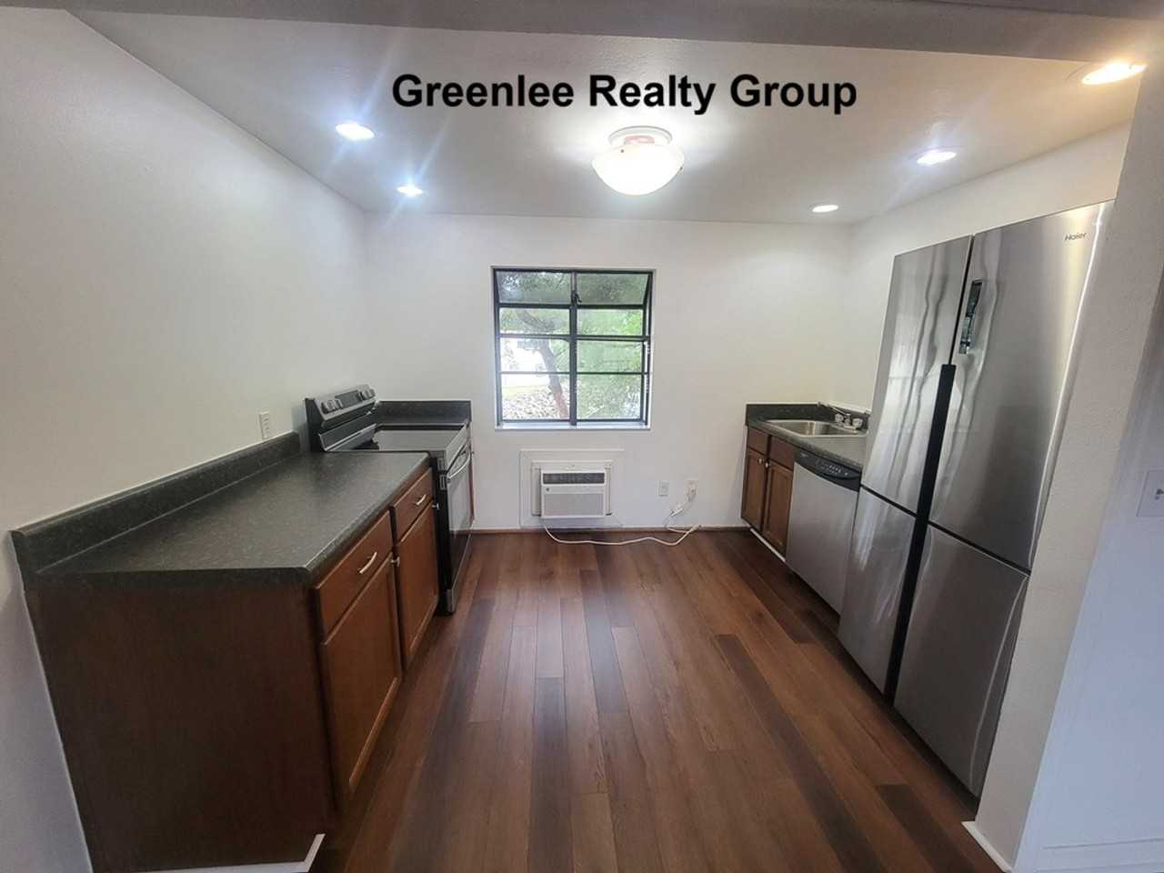 2142 Bradford St #325 - Photo 5 of 15