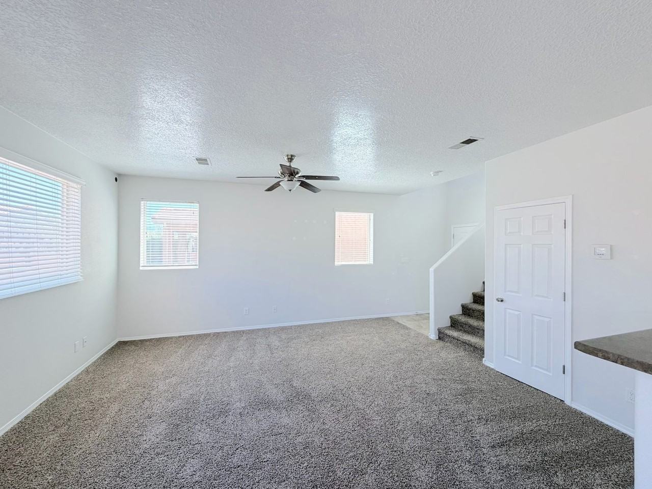 8323 Groundsel Rd Nw - Photo 5 of 27