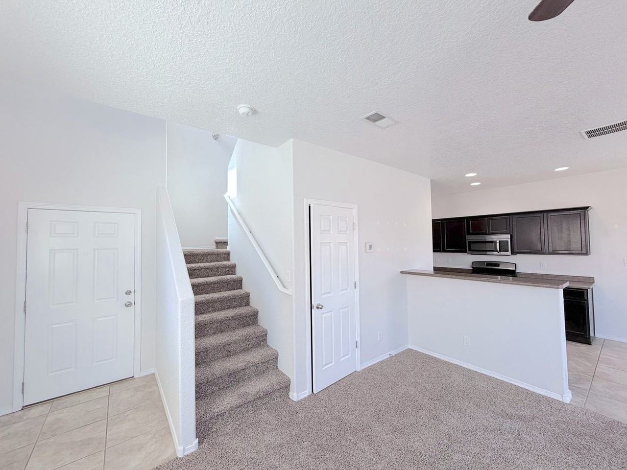 8323 Groundsel Rd Nw - Photo 6 of 27